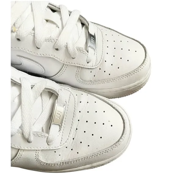 Nike Air Force 1 Low Sneaker Shoes Kids Size 6Y Triple White Y2K youth classic