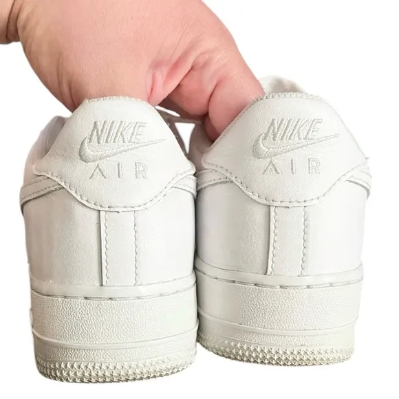 Nike Air Force 1 Low Sneaker Shoes Kids Size 6Y Triple White Y2K youth classic