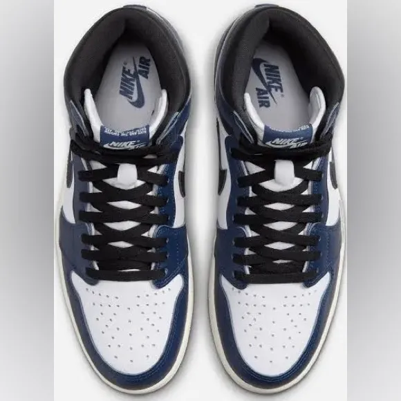 Nike Air Jordan 1 Retro High OGMidnight  sneakers