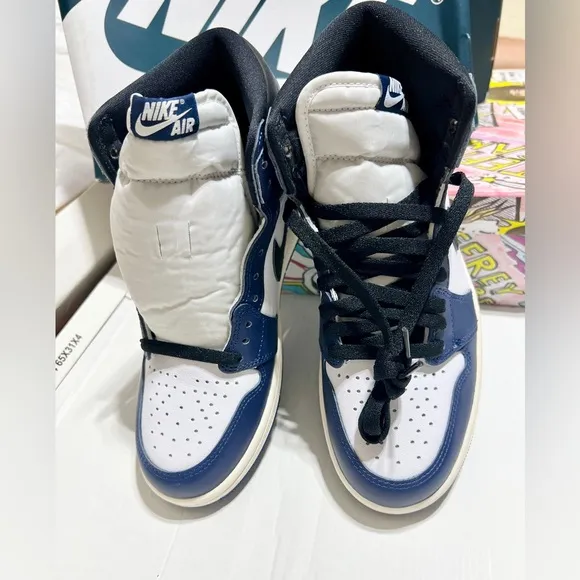 Nike Air Jordan 1 Retro High OGMidnight  sneakers