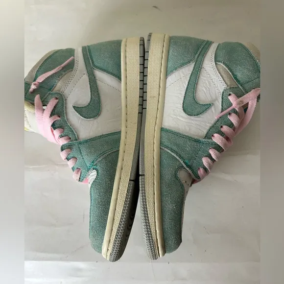 Nike Air Jordan 1 Retro OG High Turbo Green athletic shoes sneakers women size 7