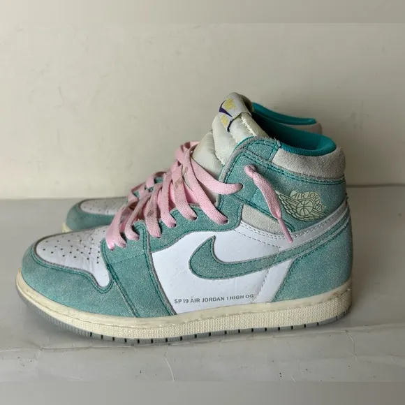 Nike Air Jordan 1 Retro OG High Turbo Green athletic shoes sneakers women size 7