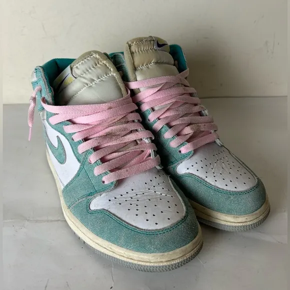 Nike Air Jordan 1 Retro OG High Turbo Green athletic shoes sneakers women size 7