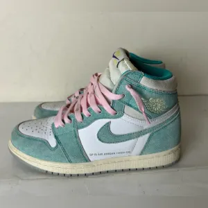 Nike Air Jordan 1 Retro OG High Turbo Green athletic shoes sneakers women size 7