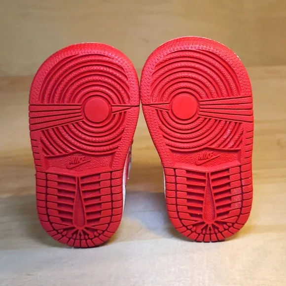 Nike Air Jordan 1 Retro Varsity Red Toddler Infant 2009 Vintage Shoes