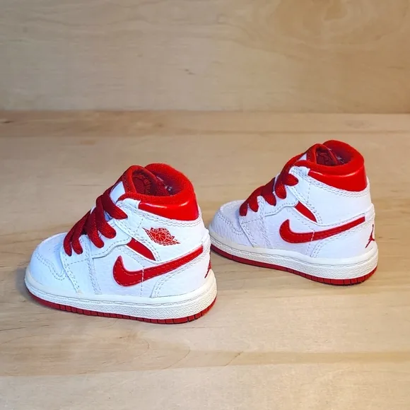 Nike Air Jordan 1 Retro Varsity Red Toddler Infant 2009 Vintage Shoes