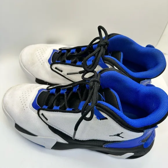 Nike Air‎ Jordan Max Aura 4, White/Hyper Royal/Black Size Big Kid  7Y