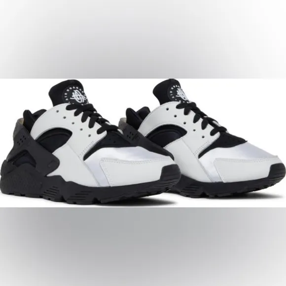 Nike Air Mens Huarache Shoes | Color: Black/White | NEW/NWOB!!👟🔥👟🔥
