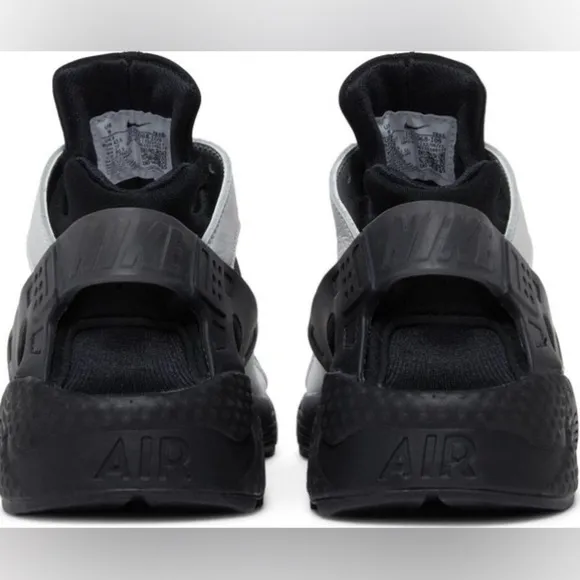 Nike Air Mens Huarache Shoes | Color: Black/White | NEW/NWOB!!👟🔥👟🔥