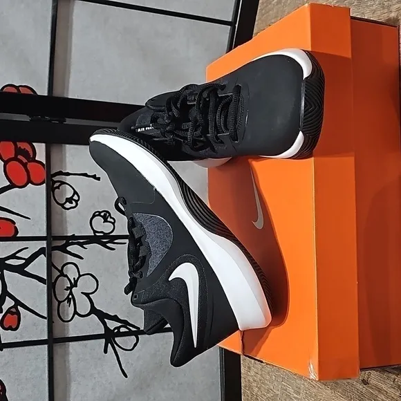 Nike Air Precision II Shoes Hi Top Size 4.5 NWB