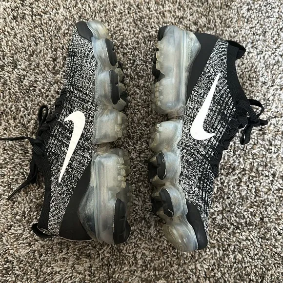 Nike Air VaporMax Flyknit 3 Oreo Running Shoes 8.5 Black/White/Metallic Silver