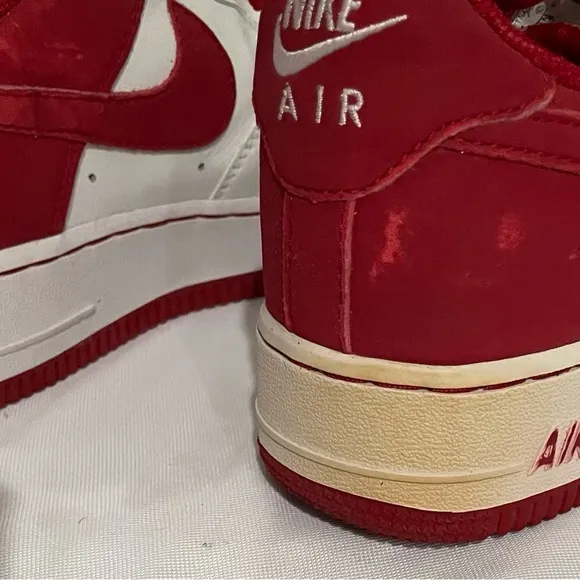 Nike Air White And  Red   Size 6.5 Youth