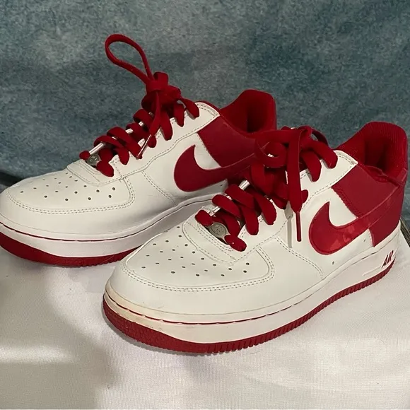 Nike Air White And  Red   Size 6.5 Youth