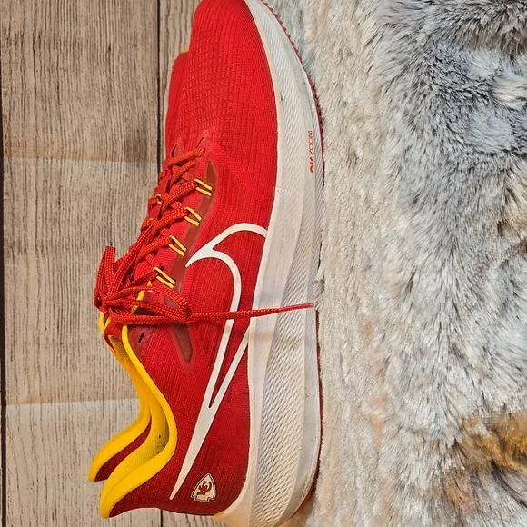 Nike Air Zoom KC Chiefs Running Shoes, Mens 15, Great Condition
