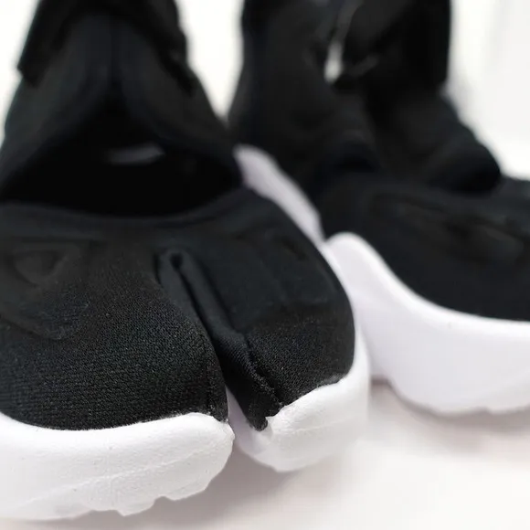 Nike Aqua Rift Black White Split Toe Water Shoes BQ4797 002 Womens Size 5.5