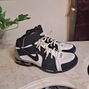 Nike battleground high shoes, Size 7