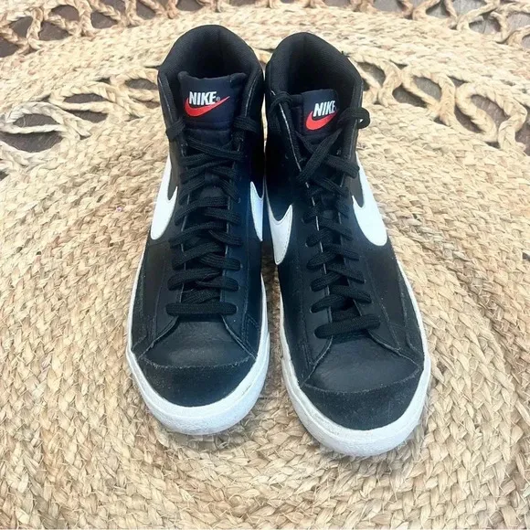 Nike Blazer Mid 77 Vintage Boys Size 5.5Y Athletic Shoes Sneakers