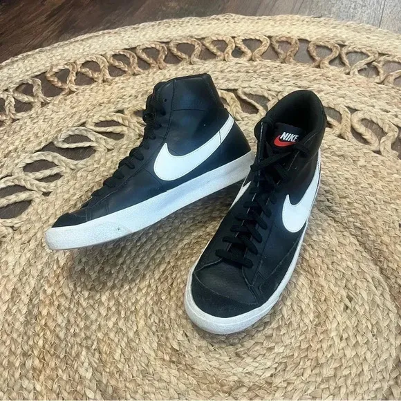 Nike Blazer Mid 77 Vintage Boys Size 5.5Y Athletic Shoes Sneakers