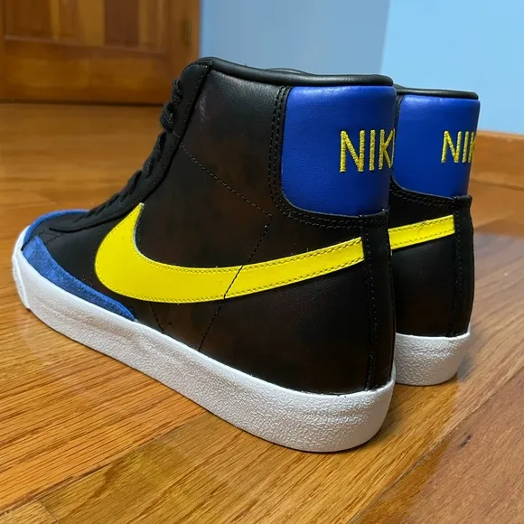 NIKE BLAZER MID '77 VINTAGE SHOES PEACE LOVE &amp; BASKETBALL MENS SZ 9.5 DC1414 001