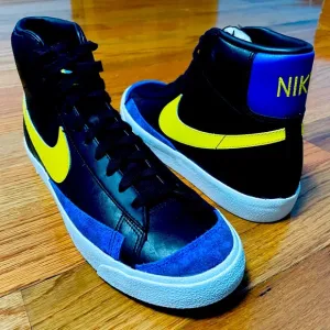 NIKE BLAZER MID '77 VINTAGE SHOES PEACE LOVE &amp; BASKETBALL MENS SZ 9.5 DC1414 001