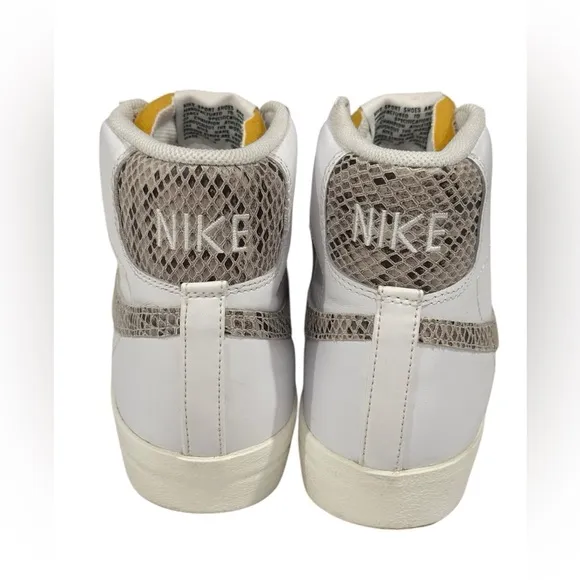 NIKE BLAZER MID '77 VNTG VINTAGE WE REPTILE WHITE SNAKESKIN Men’s 8.5 /42 B8
