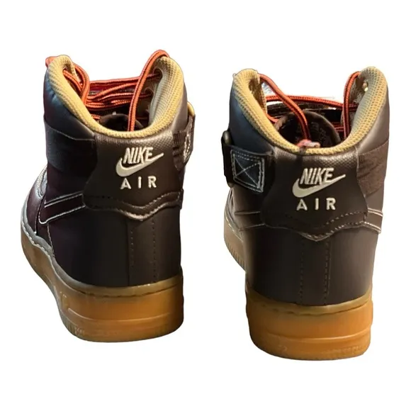 Nike Boys Brown Leather Air Force 1 high top tennis. size 4Y.