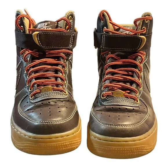Nike Boys Brown Leather Air Force 1 high top tennis. size 4Y.