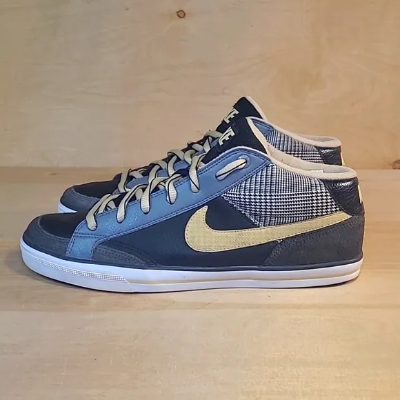 Nike Capri Mid 2 Black Vegas Gold 2010 Size 8 Mens Mid-Top Sneakers