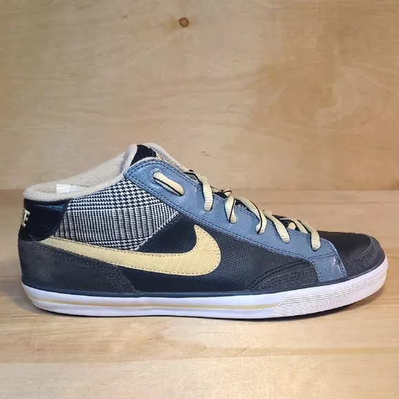 Nike Capri Mid 2 Black Vegas Gold 2010 Size 8 Mens Mid-Top Sneakers