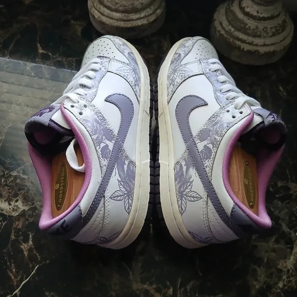 Nike Dunk Low Floral Lifestyle/Athletic Shoes Size 4.5 Youth/6 Women