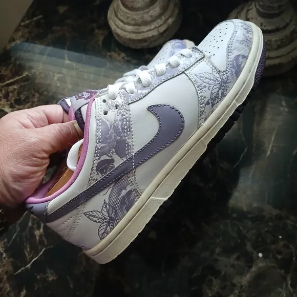 Nike Dunk Low Floral Lifestyle/Athletic Shoes Size 4.5 Youth/6 Women