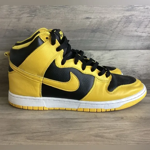 Nike Dunk SP 2020 Mens Size 11 High Iowa High Top Sneakers Athletic Shoes
