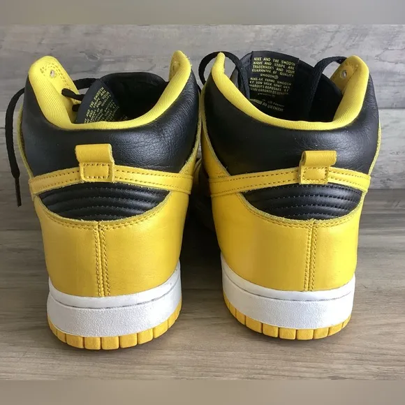 Nike Dunk SP 2020 Mens Size 11 High Iowa High Top Sneakers Athletic Shoes