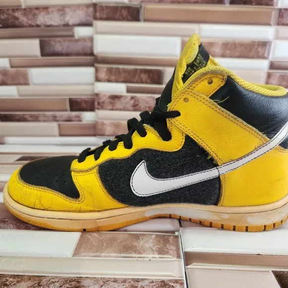 Nike Dunks High Mens 8.5 Maize Yellow Vintage 2006 Basketball Shoes 309432-711