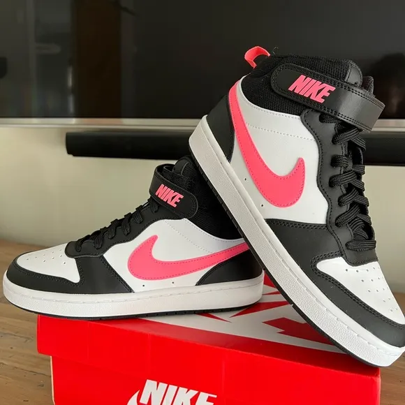Nike girls high top shoes NWT