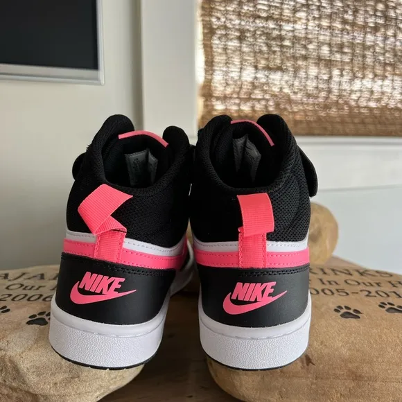 Nike girls high top shoes NWT