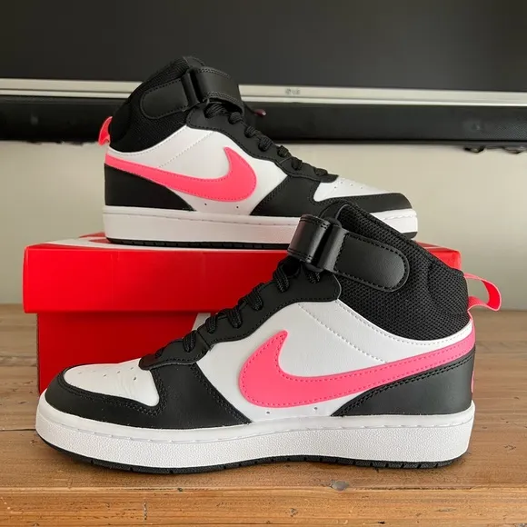 Nike girls high top shoes NWT