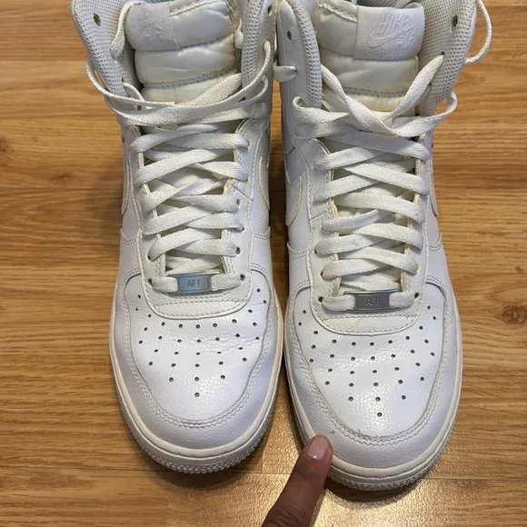 Nike Hi-AF1 - EUR 41 (Men’s size 8 / Women’s Size 10)