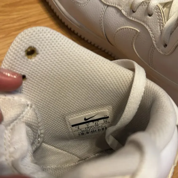Nike Hi-AF1 - EUR 41 (Men’s size 8 / Women’s Size 10)