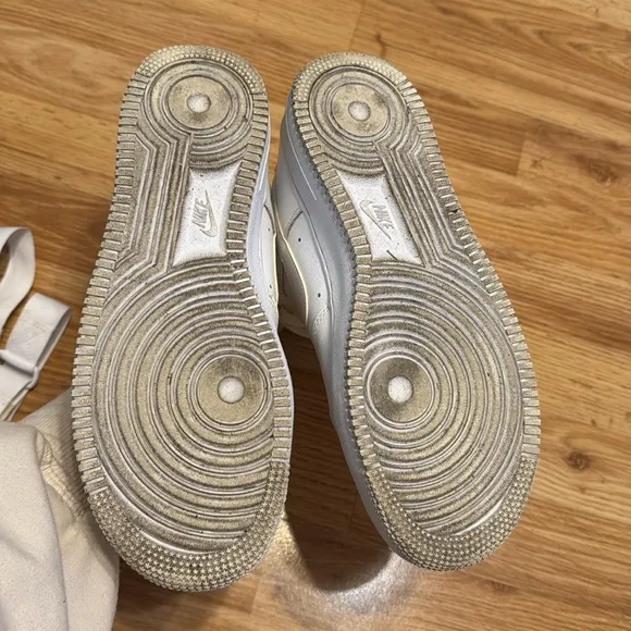 Nike Hi-AF1 - EUR 41 (Men’s size 8 / Women’s Size 10)