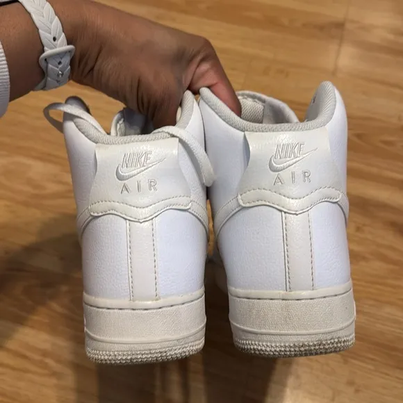 Nike Hi-AF1 - EUR 41 (Men’s size 8 / Women’s Size 10)