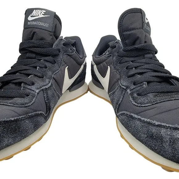Nike Internationalist Black White Athletic Low Top Shoes Womens 9 - 828407-021