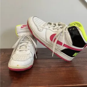NIKE Kid Youth Sneakers Shoes Dunk High Top White Size 7Y 344578-100 2009