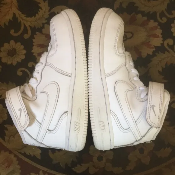 Nike Kids’ Court Borough White Leather Mid Shoes size 10C Unisex