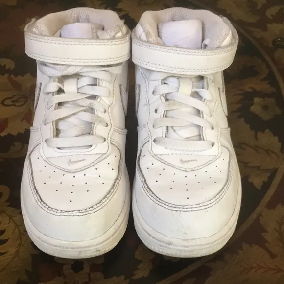 Nike Kids’ Court Borough White Leather Mid Shoes size 10C Unisex