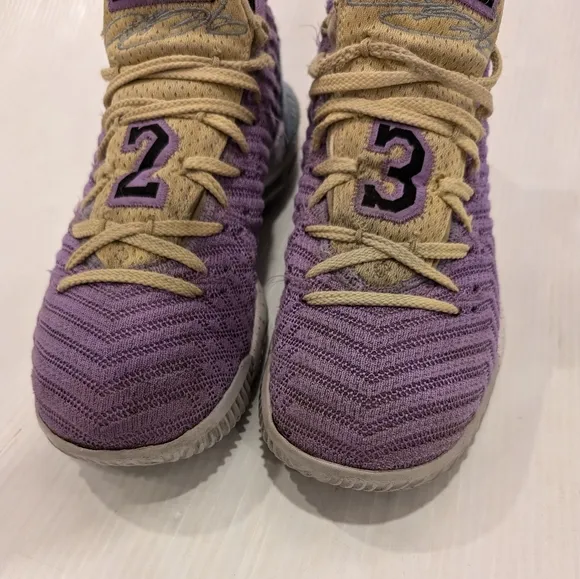 NIKE Lebron 16 Laker's Heritage CK4765 500 purple high top shoes sneakers size 9