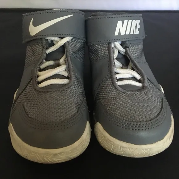 Nike LeBron 2 Toddler Shoes size 10c (King James)