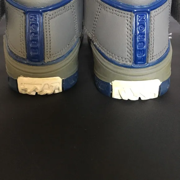 Nike LeBron 2 Toddler Shoes size 10c (King James)