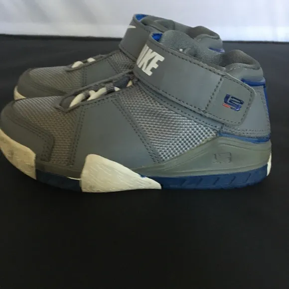 Nike LeBron 2 Toddler Shoes size 10c (King James)