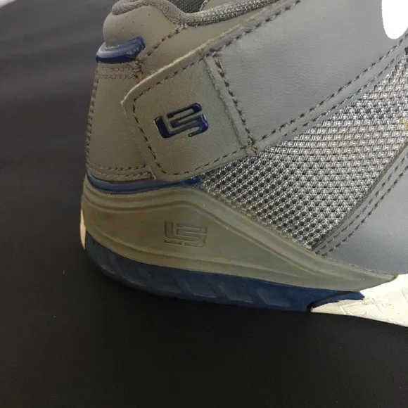 Nike LeBron 2 Toddler Shoes size 10c (King James)